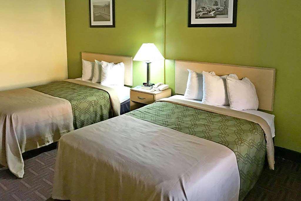 Super 8 By Wyndham Gloucester Gloucester City Værelse billede